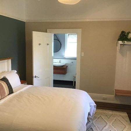 Harrison House Bed & Breakfast Strahan Bagian luar foto