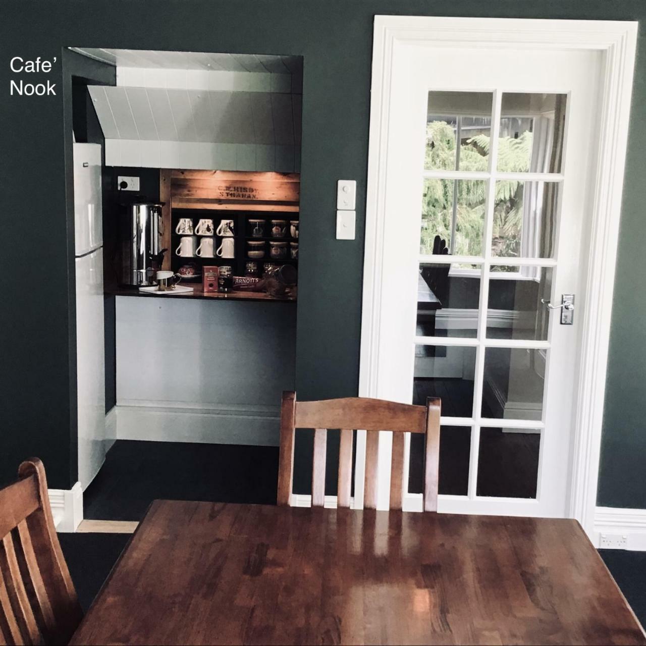 Harrison House Bed & Breakfast Strahan Bagian luar foto