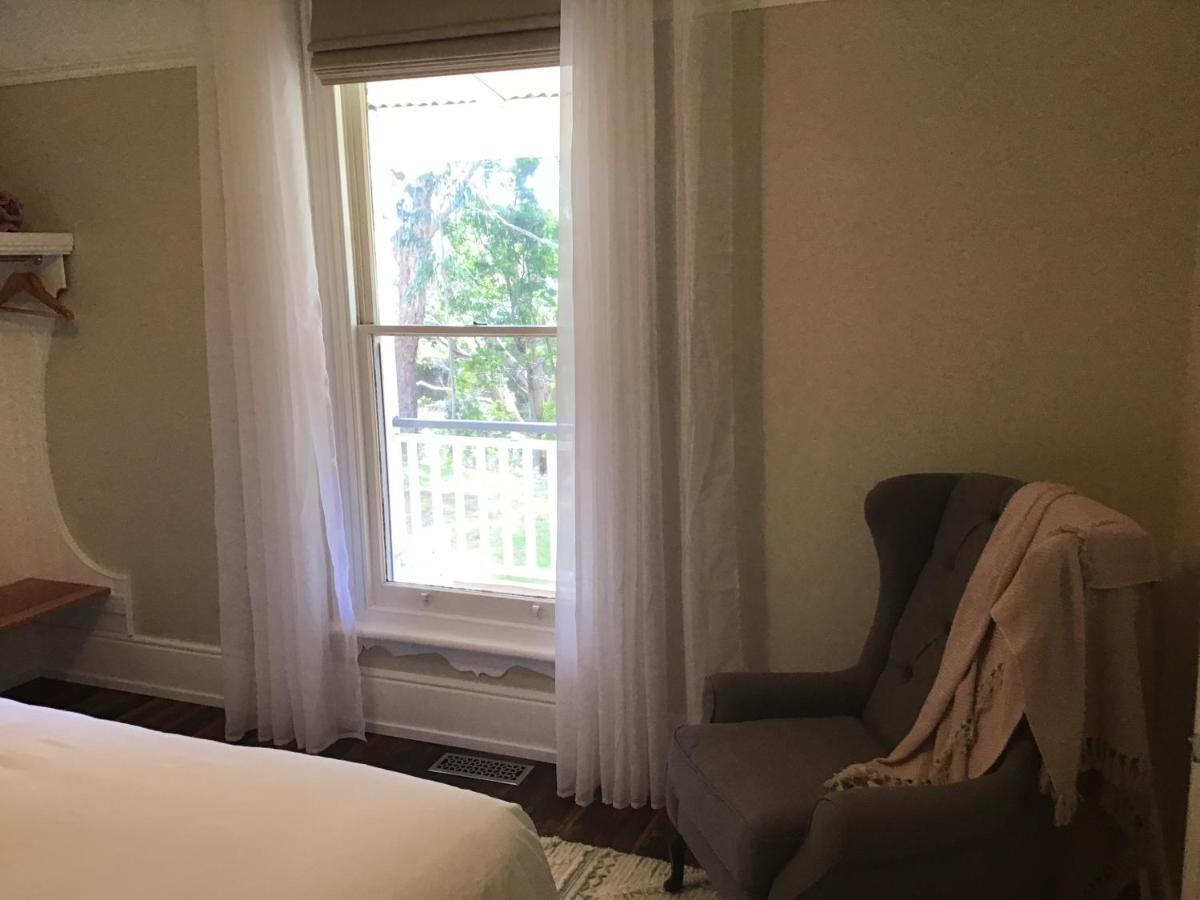 Harrison House Bed & Breakfast Strahan Bagian luar foto